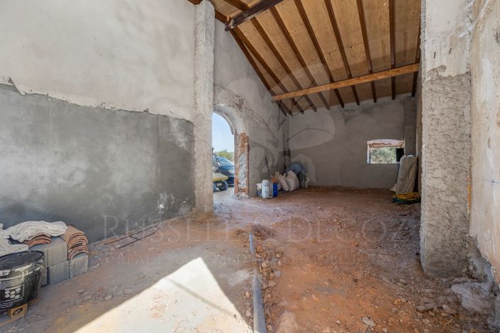 Image No.19-3 Bed Farmhouse for sale