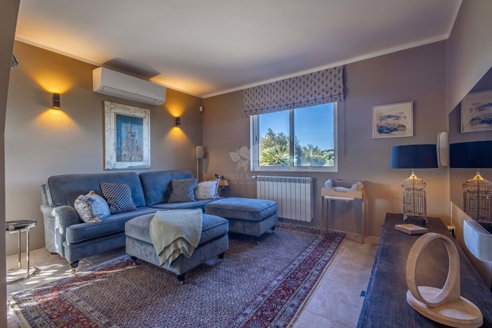 Image No.12-3 Bed Villa for sale