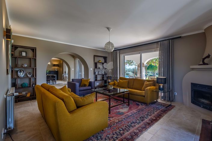 Image No.2-3 Bed Villa for sale