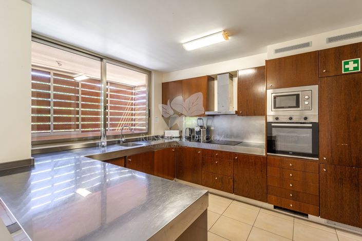 Image No.11-4 Bed Townhouse for sale