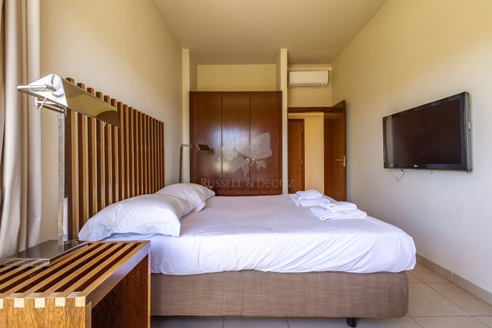 Image No.18-4 Bed Townhouse for sale