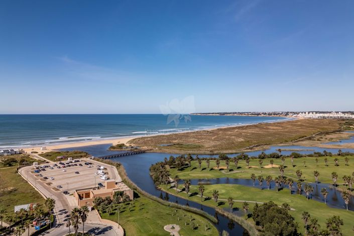 Image No.25-4 Bed Townhouse for sale