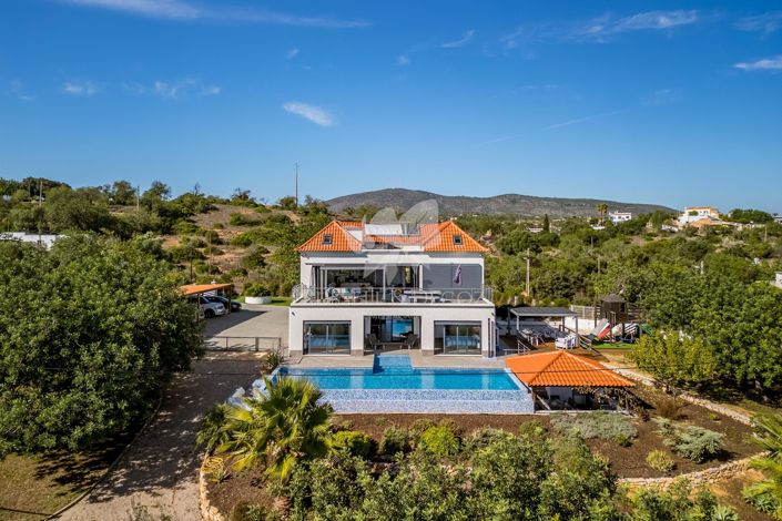 Image No.1-4 Bed Villa for sale
