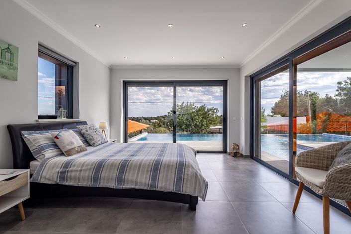 Image No.10-4 Bed Villa for sale