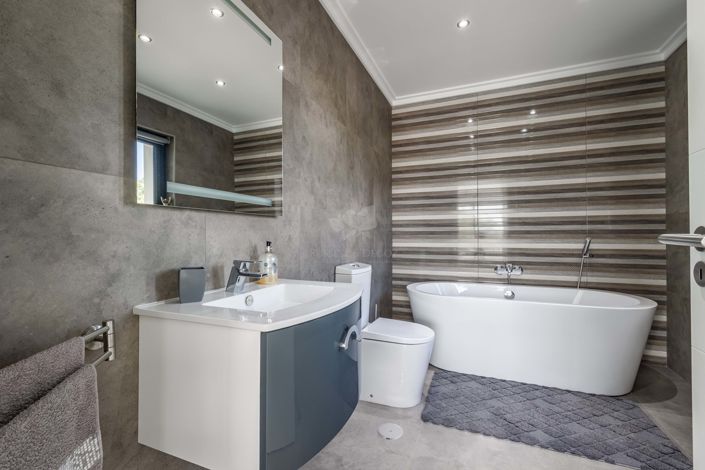 Image No.12-4 Bed Villa for sale