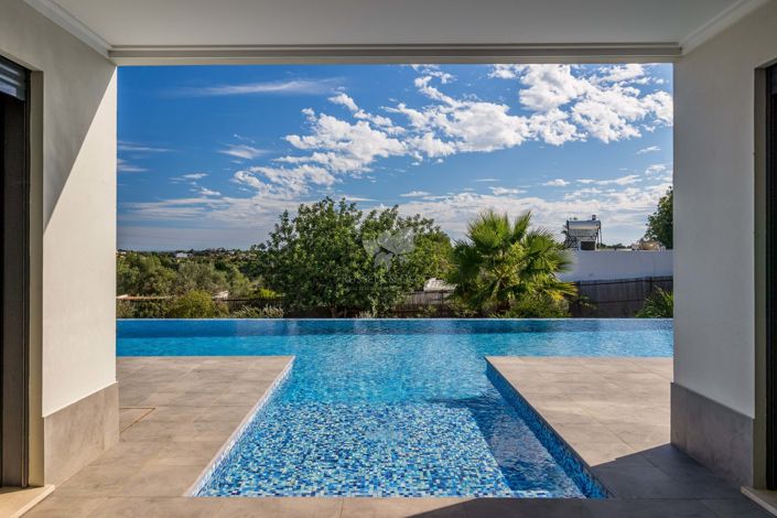 Image No.38-4 Bed Villa for sale