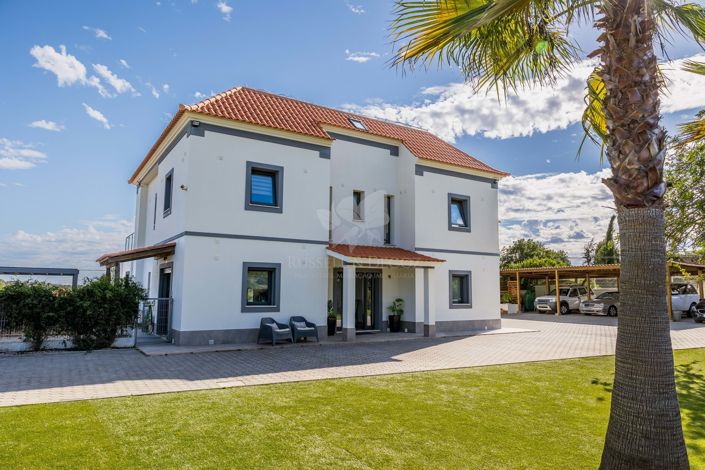 Image No.44-4 Bed Villa for sale