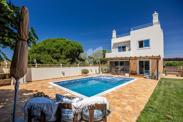 Image No.1-4 Bed Villa for sale