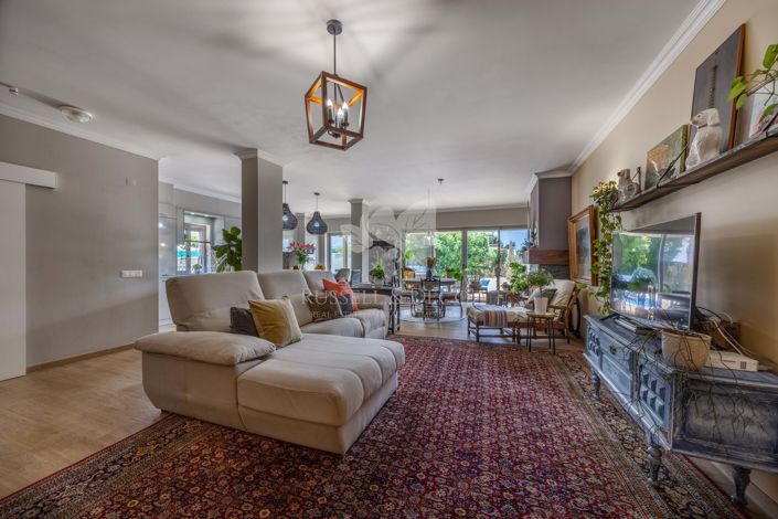 Image No.8-4 Bed Villa for sale