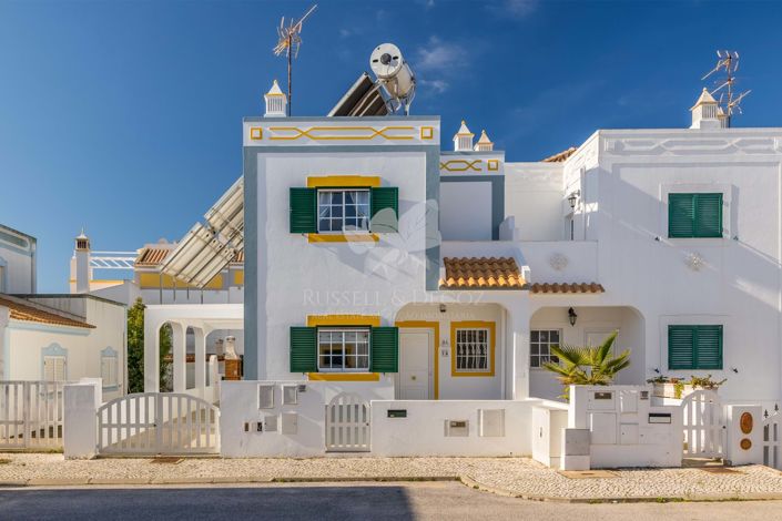 Image No.1-3 Bed Townhouse for sale