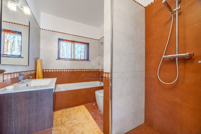 Image No.19-3 Bed Villa for sale