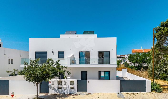 Image No.1-3 Bed Villa for sale