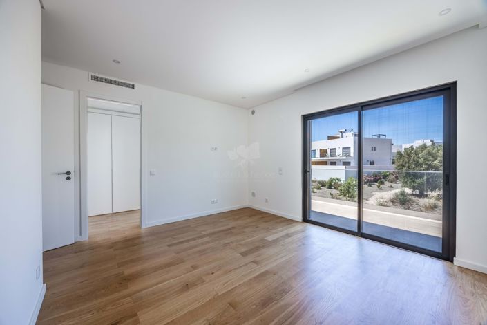 Image No.12-3 Bed Villa for sale