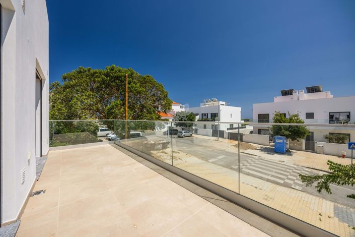 Image No.18-3 Bed Villa for sale