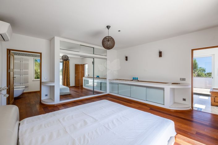 Image No.14-6 Bed Villa for sale