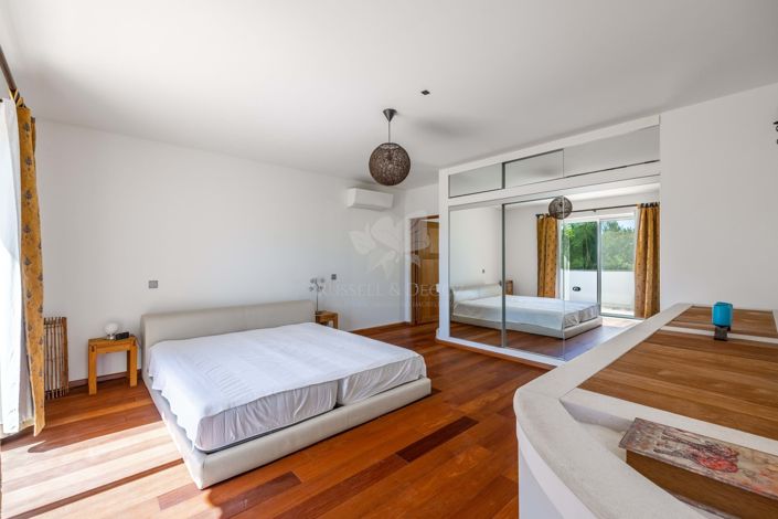 Image No.15-6 Bed Villa for sale