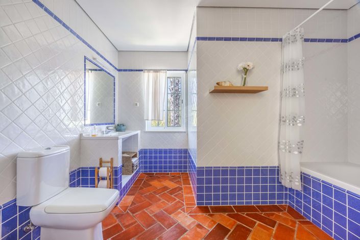 Image No.41-6 Bed Villa for sale