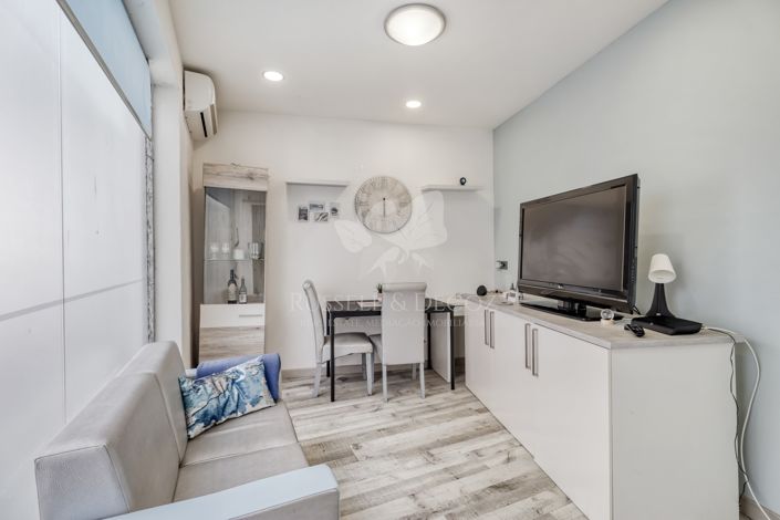 Image No.11-1 Bed Property for sale