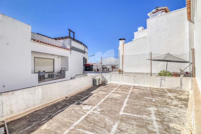 Image No.16-1 Bed Property for sale