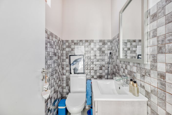 Image No.7-1 Bed Property for sale