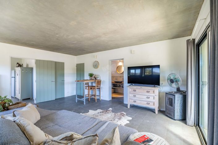 Image No.17-3 Bed Farmhouse for sale