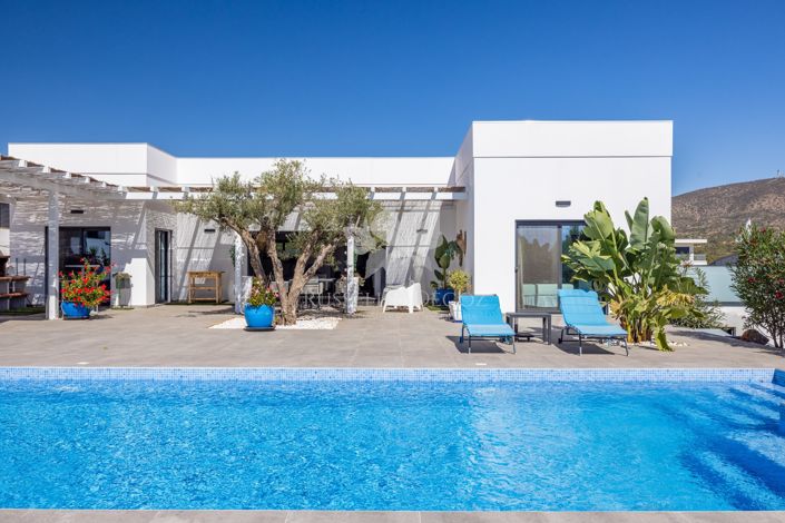 Image No.4-4 Bed Villa for sale