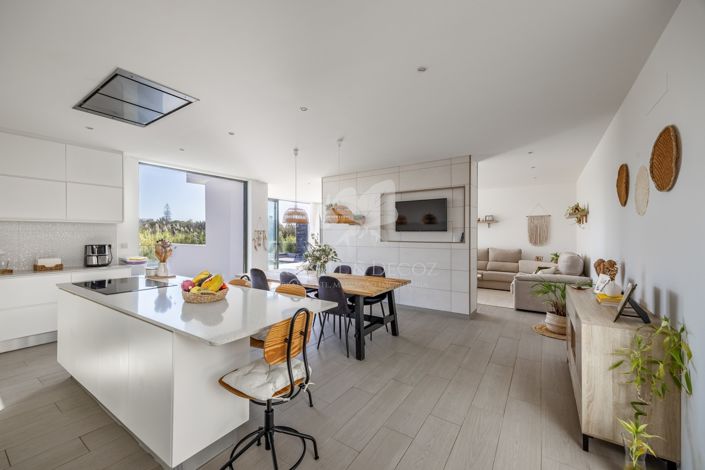 Image No.2-3 Bed Villa for sale