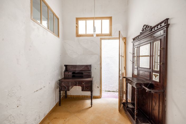 Image No.11-4 Bed Townhouse for sale