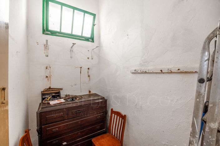 Image No.12-4 Bed Townhouse for sale