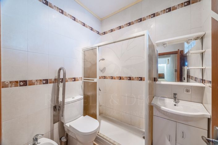 Image No.13-4 Bed Townhouse for sale