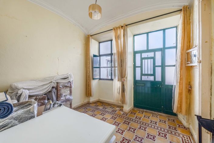 Image No.17-4 Bed Townhouse for sale