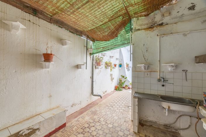 Image No.19-4 Bed Townhouse for sale