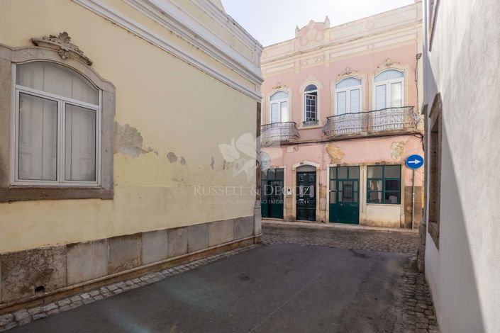 Image No.2-4 Bed Townhouse for sale