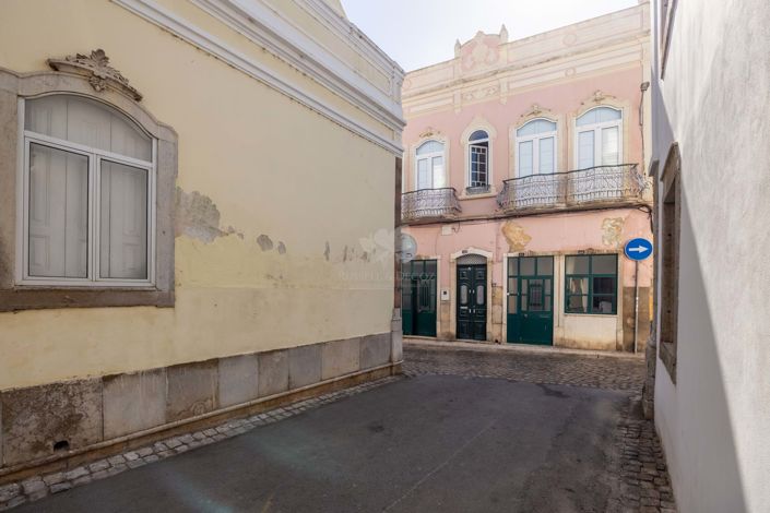 Image No.2-4 Bed Townhouse for sale