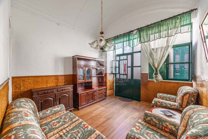 Image No.4-4 Bed Townhouse for sale