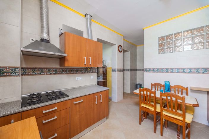 Image No.7-4 Bed Townhouse for sale