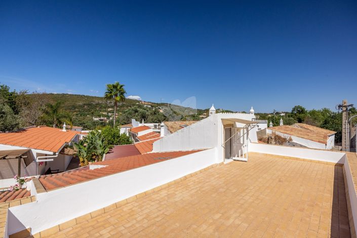 Image No.16-4 Bed Farmhouse for sale