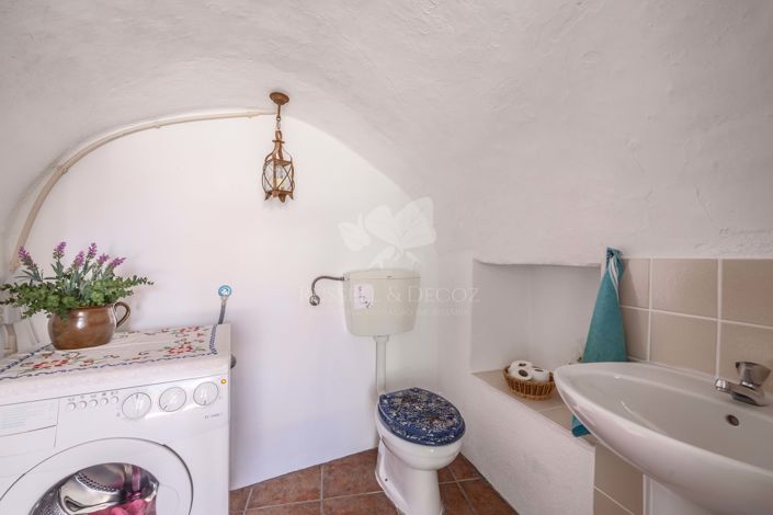 Image No.25-4 Bed Farmhouse for sale