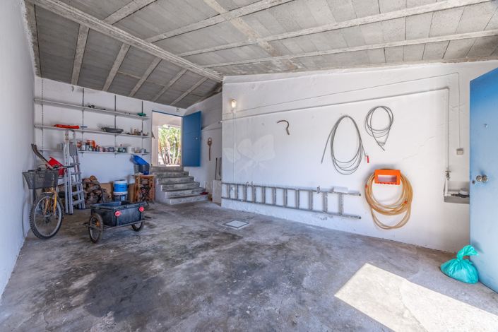 Image No.26-4 Bed Farmhouse for sale