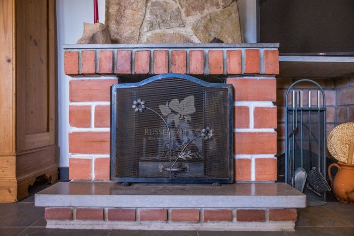 Image No.32-4 Bed Farmhouse for sale