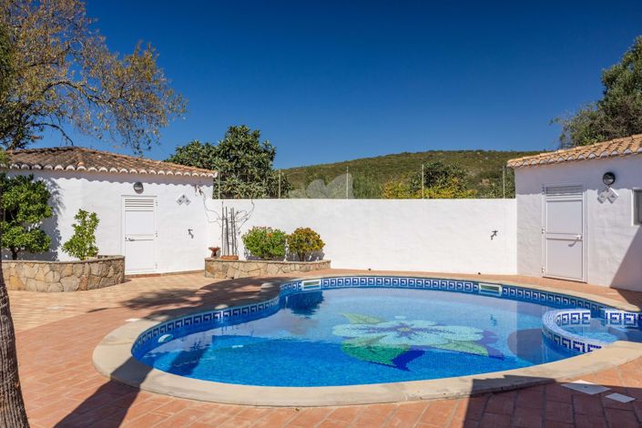 Image No.40-4 Bed Farmhouse for sale