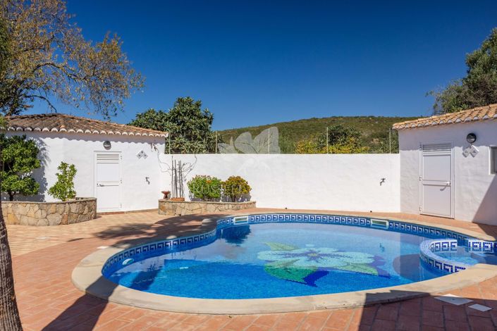 Image No.41-4 Bed Farmhouse for sale