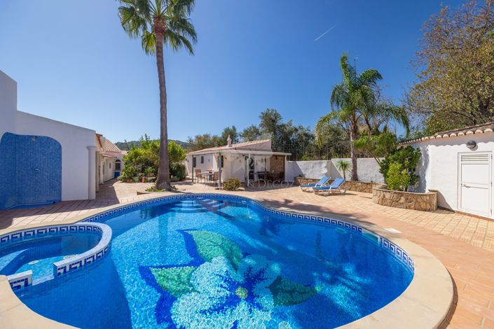 Image No.41-4 Bed Farmhouse for sale