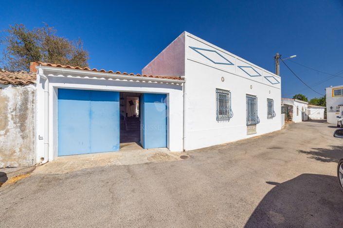 Image No.45-4 Bed Farmhouse for sale