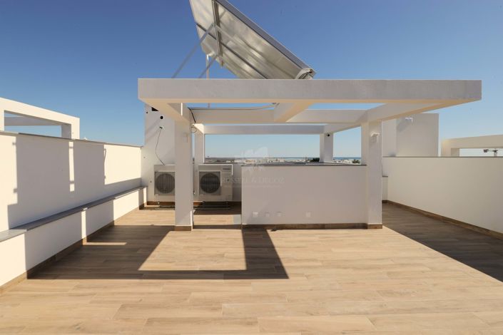 Image No.19-3 Bed Townhouse for sale