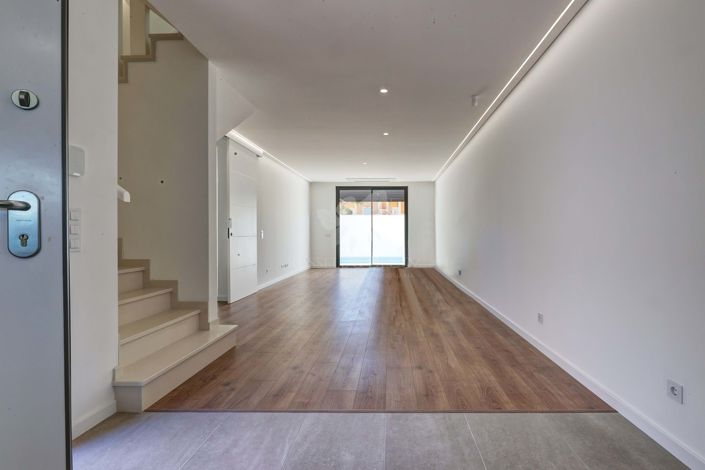 Image No.6-3 Bed Townhouse for sale