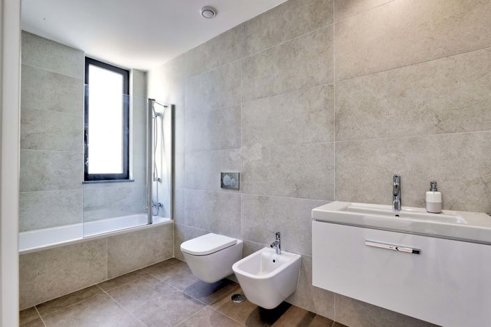 Image No.8-3 Bed Townhouse for sale