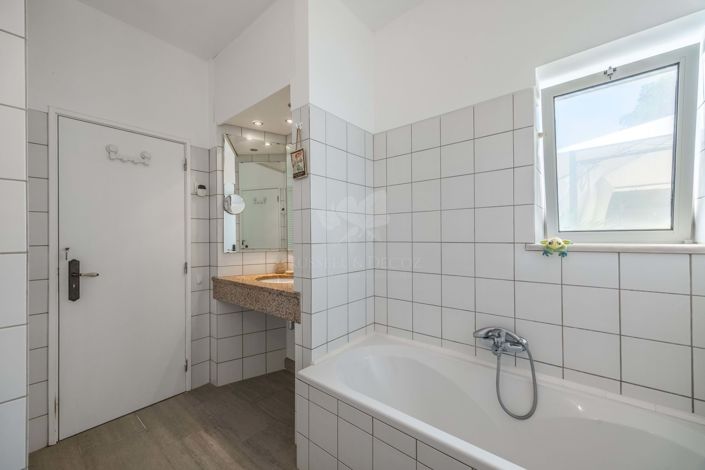 Image No.25-4 Bed Villa for sale