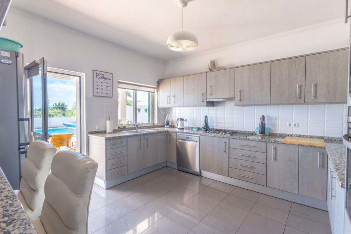 Image No.4-3 Bed Villa for sale