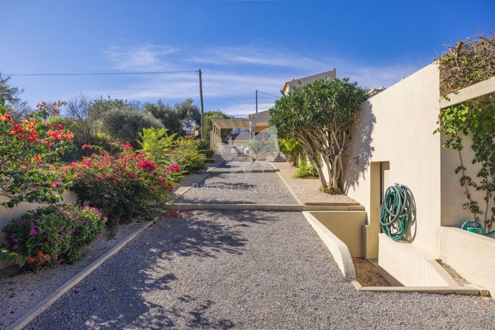 Image No.29-3 Bed Villa for sale